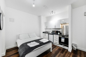 Church Street Flat 4 - Minimalist Studio in Basford